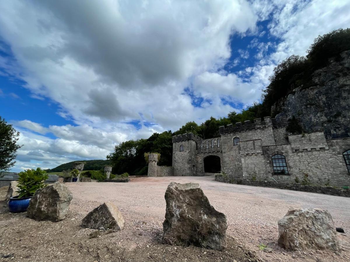 Tan-Yr-Ogo Gate Lodge, Gwrych Castle Llanddulas ภายนอก รูปภาพ
