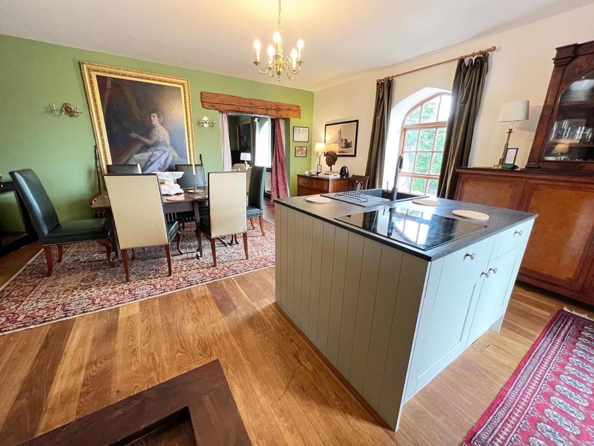 Tan-Yr-Ogo Gate Lodge, Gwrych Castle Llanddulas ภายนอก รูปภาพ