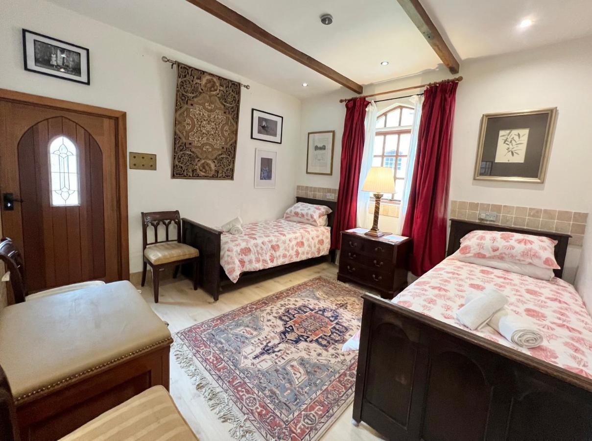 Tan-Yr-Ogo Gate Lodge, Gwrych Castle Llanddulas ภายนอก รูปภาพ